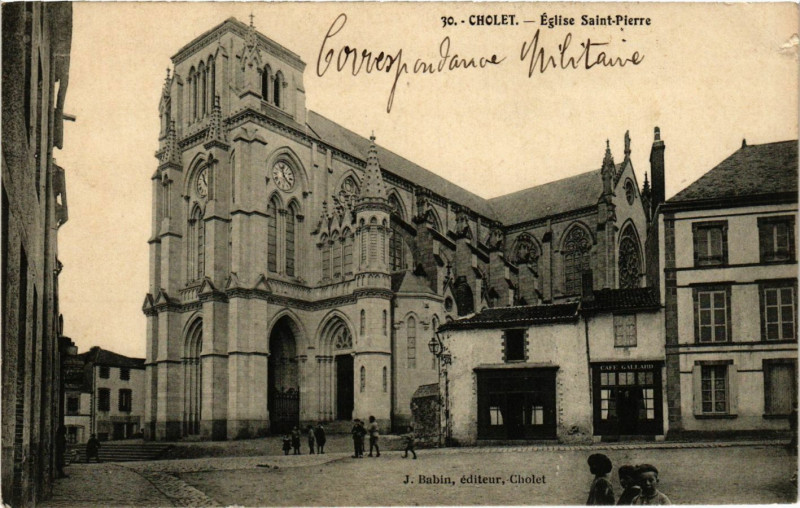 Carte postale ancienne Cholet - Eglise Saint-Pierre à Cholet
