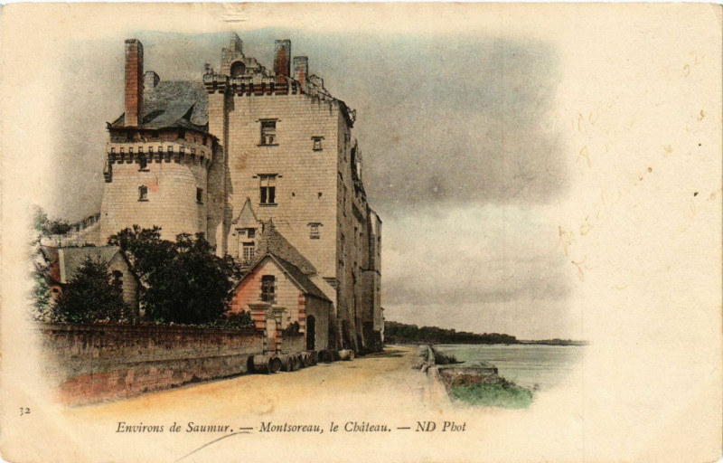 Carte postale ancienne Env. de Saumur - Montsoreau le Chateau à Saumur