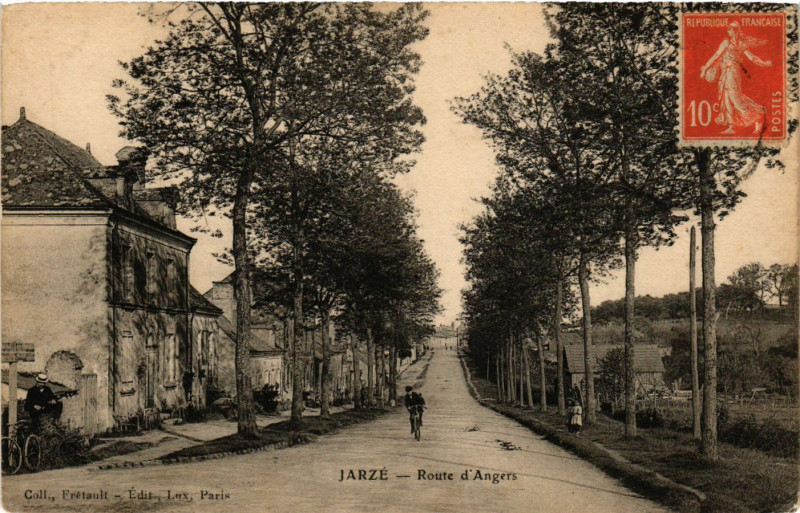 Carte postale ancienne Jarze - Route d'Angers à Angers