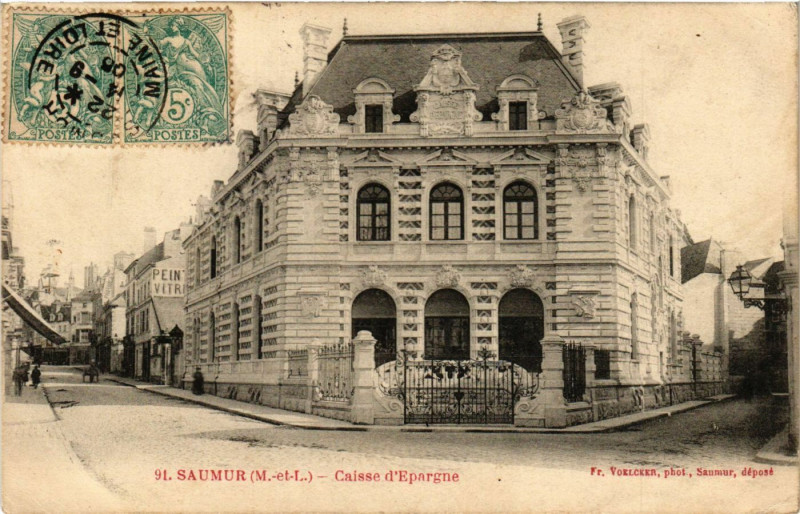 Carte postale ancienne Saumur - Caisse d'Epargne à Saumur
