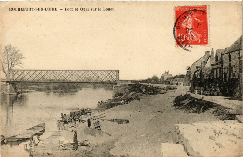 Carte postale ancienne Tierce - Rue de la Poste à Tiercé
