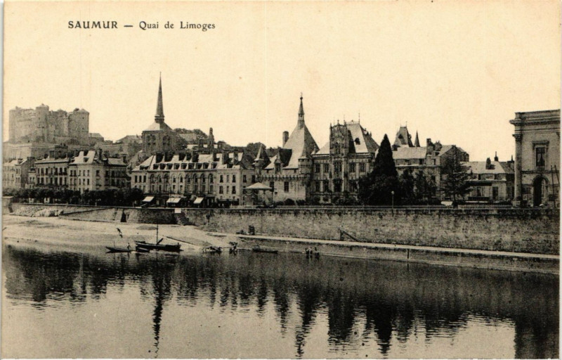 Carte postale ancienne Saumur - Quai de Limoges à Saumur