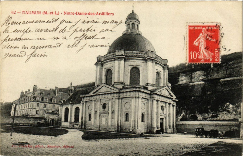 Carte postale ancienne Saumur - N.-D. des Ardilliers à Saumur