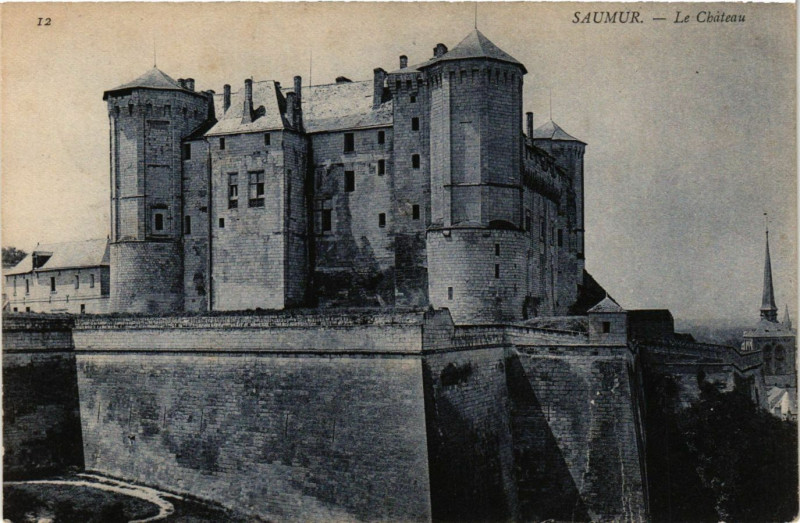 Carte postale ancienne Saumur - Le Chateau à Saumur