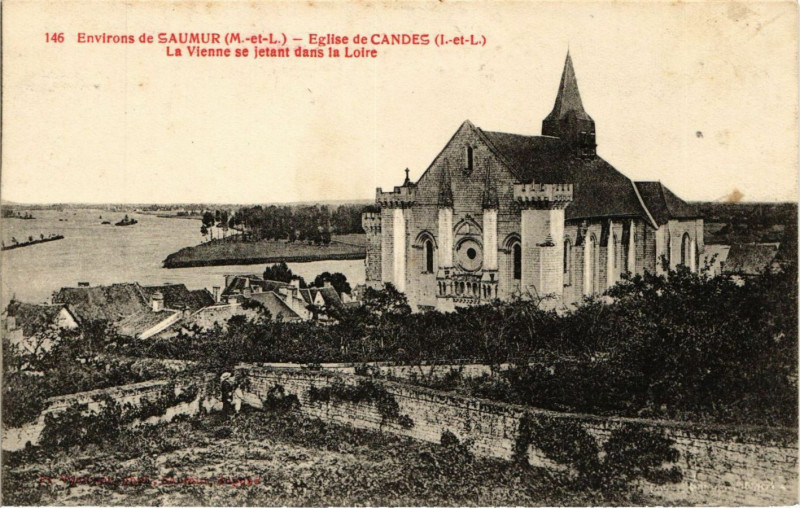 Carte postale ancienne Saumur - Eglise de Candes à Saumur