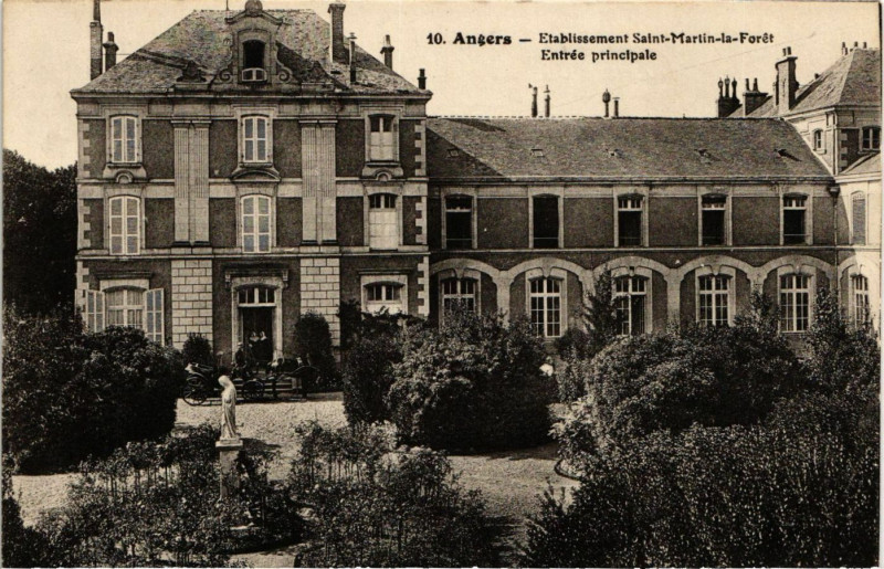 Carte postale ancienne Angers - Etabl. Saint-Martin le Foret à Angers