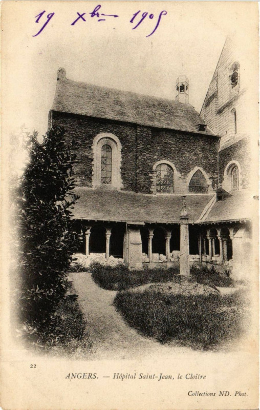 Carte postale ancienne Angers - Hopital Saint-Jean le Cloitre à Angers