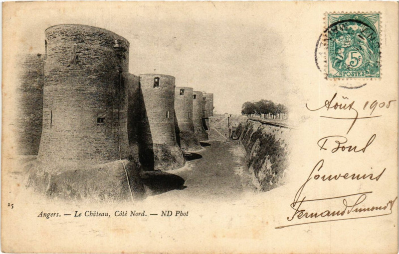 Carte postale ancienne Angers - Le Chateau Cote Nord. à Angers