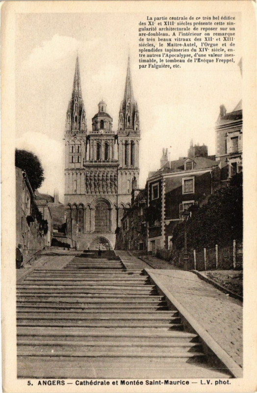 Carte postale ancienne Angers - Cathédrale et Montée Saint-Maurice à Angers