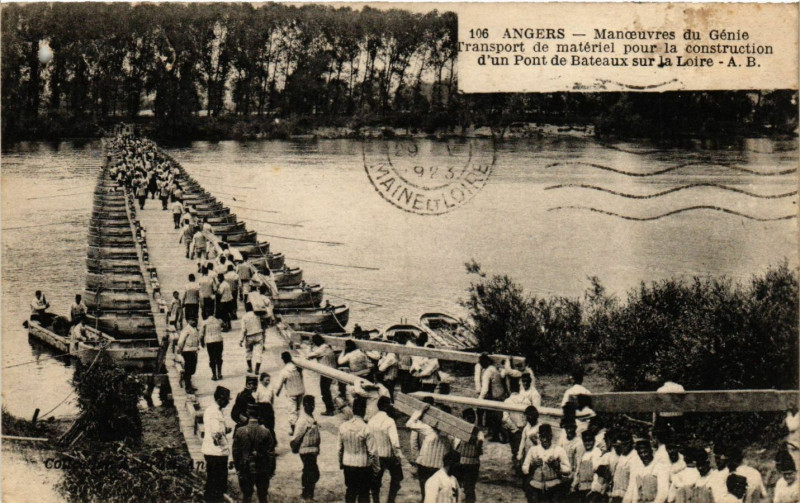 Carte postale ancienne Angers - Manoeuvres du Genie à Angers