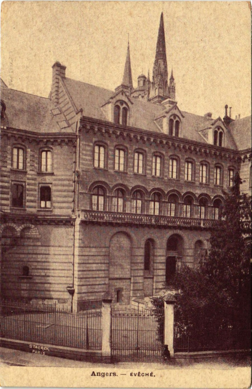Carte postale ancienne Angers - Eveche à Angers