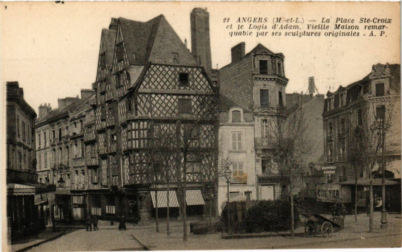 Carte postale ancienne Angers - La Place Sainte-Croix et le Logis d'Adam à Angers