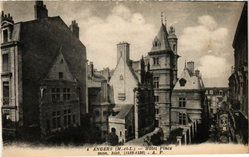 Carte postale ancienne Angers - Hotel Pince mon. hist. à Angers