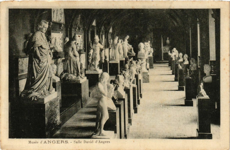 Carte postale ancienne Musée d'Angers - Salle David d'Angers à Angers