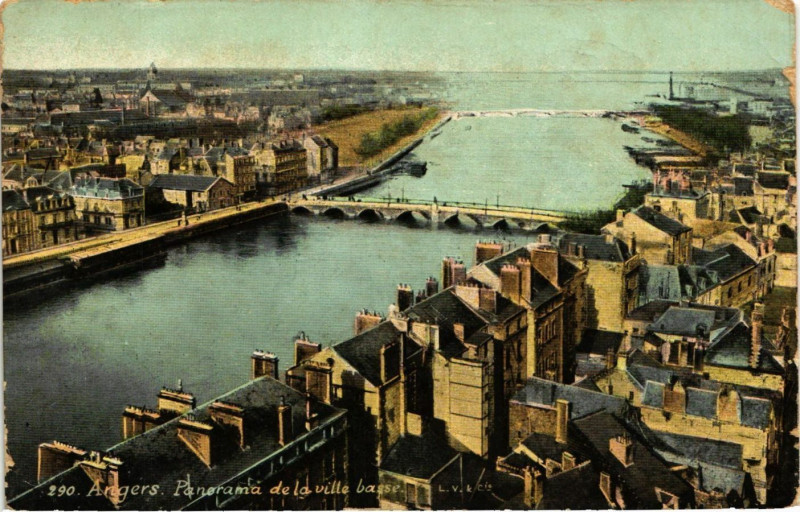 Carte postale ancienne Angers - Panorama de la ville basse à Angers