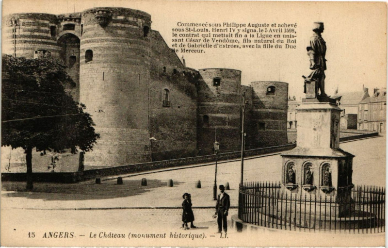 Carte postale ancienne Angers - Le Chateau à Angers