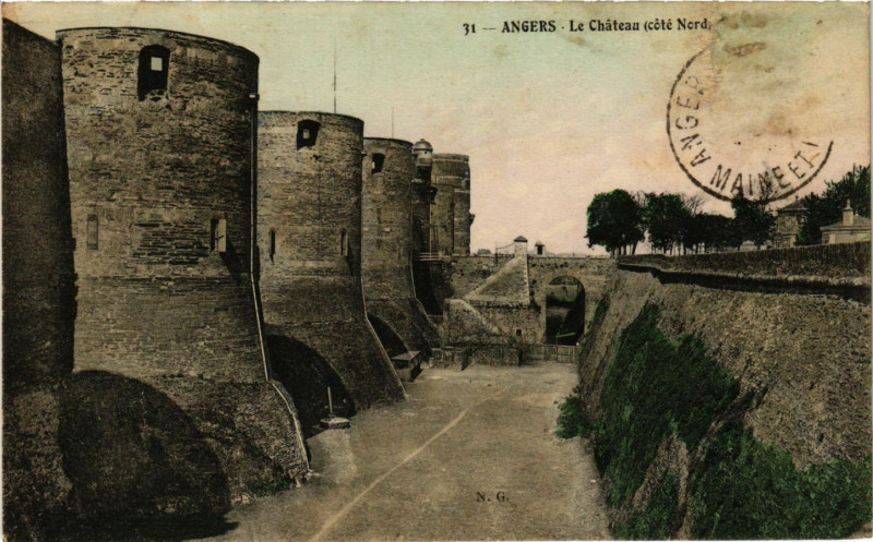 Carte postale ancienne Angers - Le Chateau à Angers