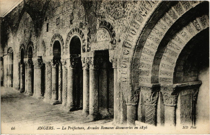 Carte postale ancienne Angers - La Prefecture Arcades Romans decouvertes en 1836 à Angers