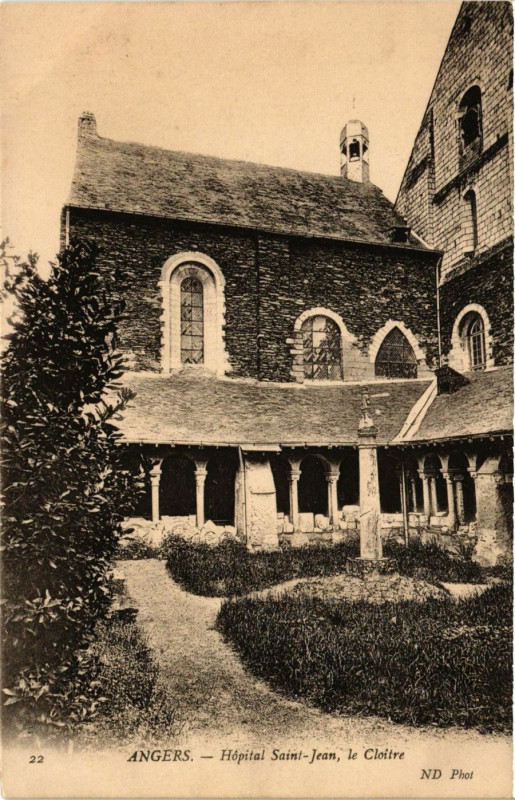 Carte postale ancienne Angers - Hopital Saint-Jean le Cloitre à Angers