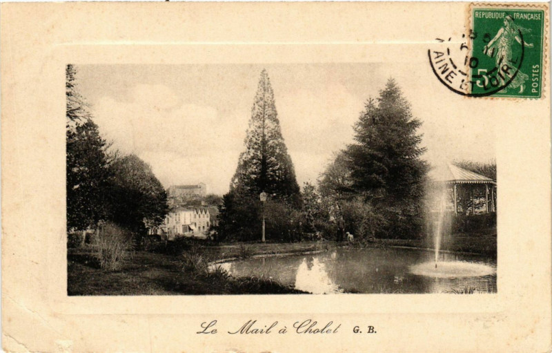 Carte postale ancienne Le Mail a Cholet à Cholet
