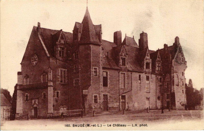 Carte postale ancienne Bauge - Le Chateau