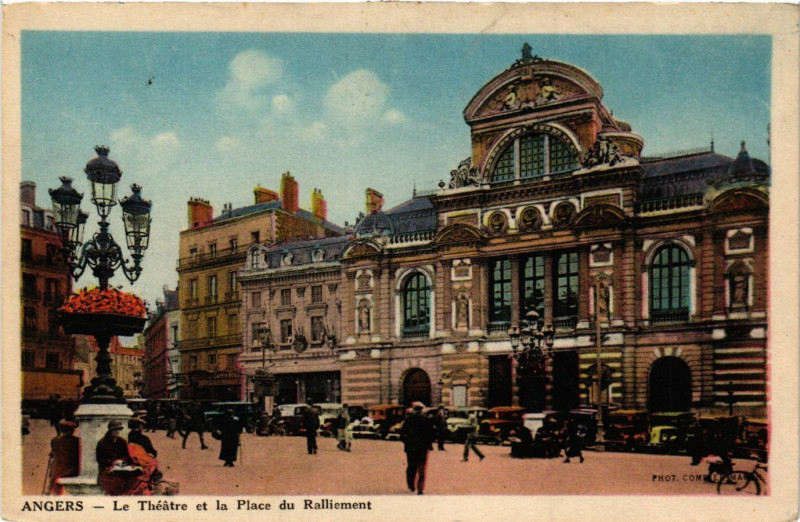 Carte postale ancienne Angers - Le Théatre et la Place du Ralliement à Angers