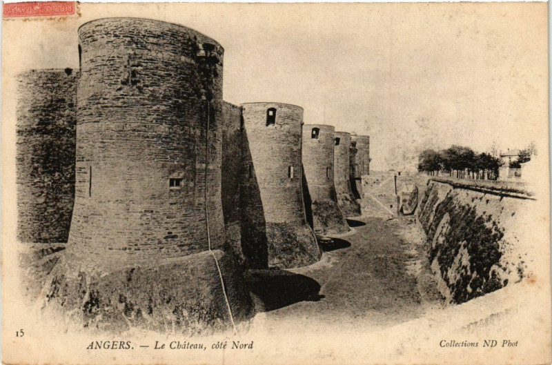 Carte postale ancienne Angers - Le Chateau cote Nord à Angers