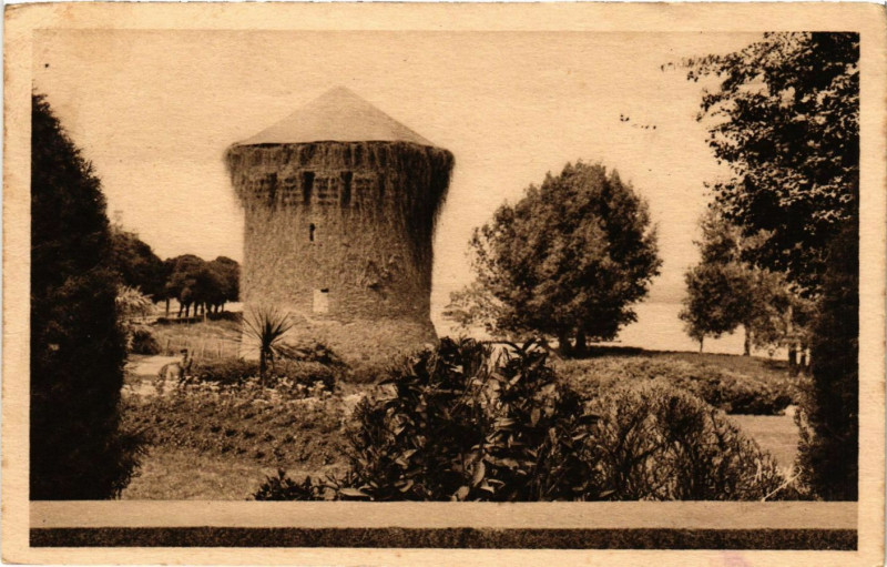 Carte postale ancienne Angers - La Tour des Anglais à Angers