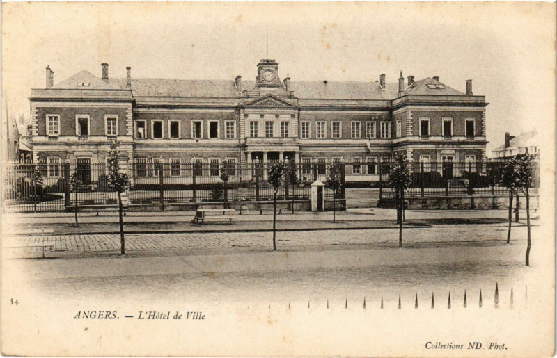 Carte postale ancienne Angers - L'Hotel de Ville à Angers