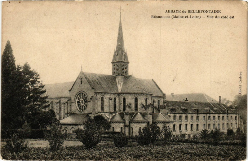 Carte postale ancienne Abbaye de Bellefontaine Begrolles - Vue du cote ast