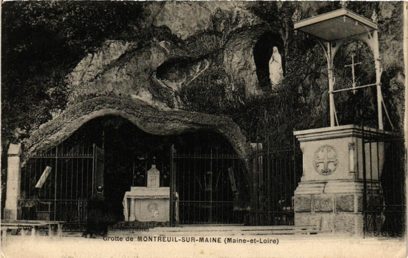 Carte postale ancienne Grotte de Montreuil-sur-Maine (Maine-et-Loire) à Montreuil-sur-Maine