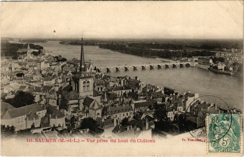 Carte postale ancienne Saumur - Vue prise du haut du Chateau à Saumur