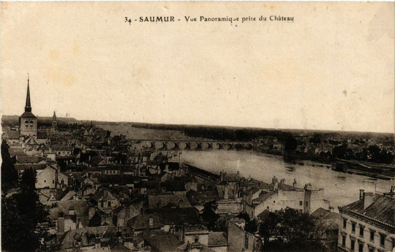 Carte postale ancienne Saumur - Vue Panoramique prise du Chateau à Saumur