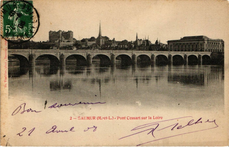 Carte postale ancienne Saumur - Pont Cessart sur la Loire à Saumur