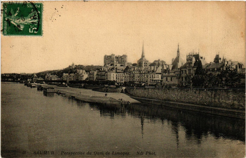 Carte postale ancienne Saumur - Perspective du Quaib de Limoges à Saumur