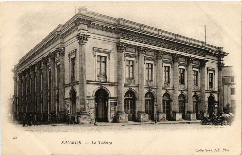 Carte postale ancienne Saumur - Le Théatre à Saumur