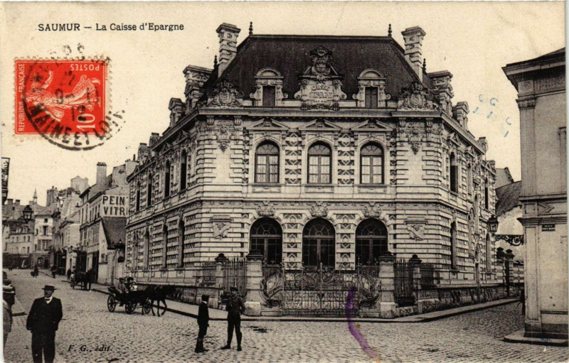 Carte postale ancienne Saumur - La Caisse d'Epargne à Saumur