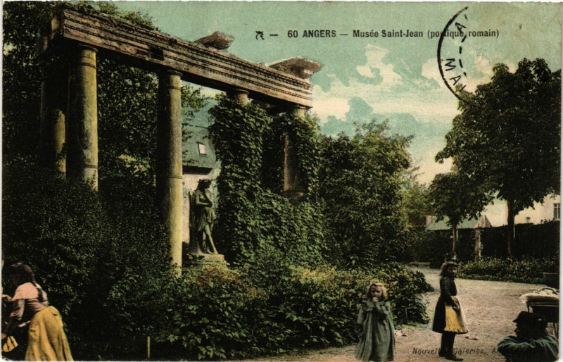Carte postale ancienne Angers - Musée Saint-Jean à Angers