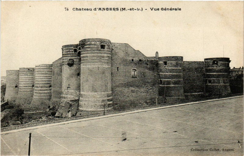 Carte postale ancienne Chateau d'Angers - Vue générale à Angers