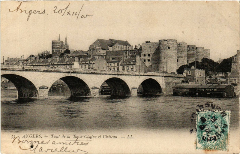 Carte postale ancienne Angers - Pont de la Basse-Chaine et Chateau à Angers