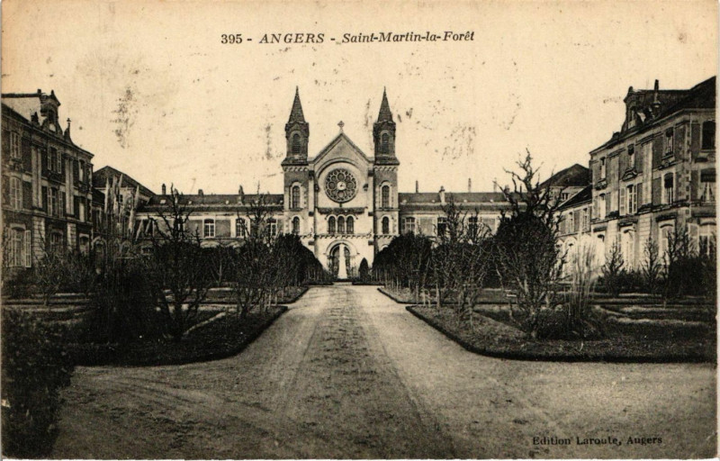 Carte postale ancienne Angers - Saint-Martin-la-Foret à Angers