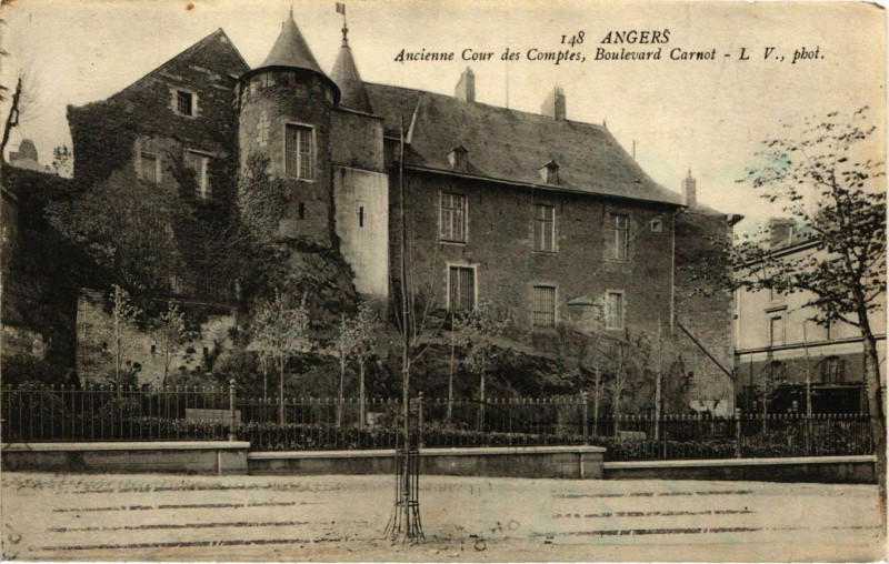 Carte postale ancienne Ancienne Cour des Comptes, Boulevard Carnot à Angers