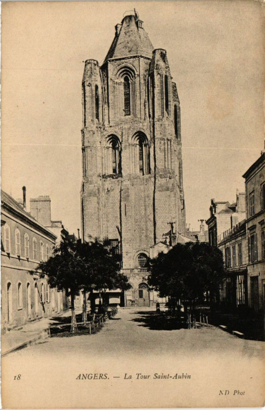 Carte postale ancienne Angers - La Tour Saint-Aubin à Angers