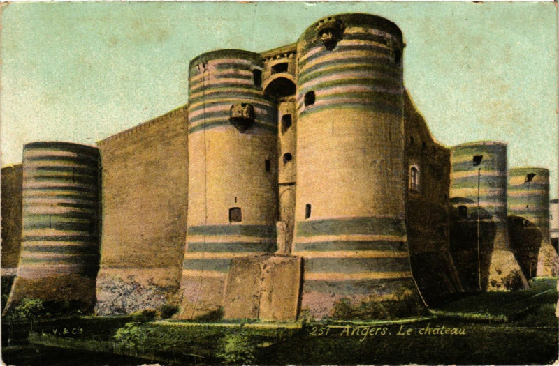 Carte postale ancienne Angers - Le Chateau à Angers