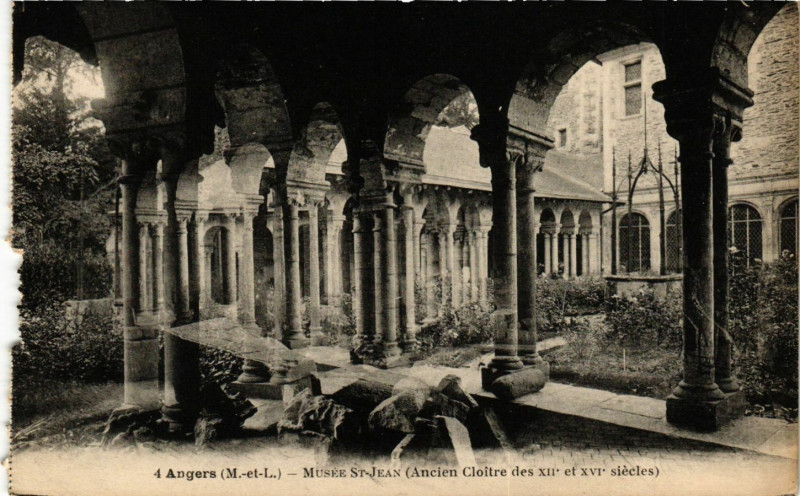 Carte postale ancienne Angers - Musée Saint-Jean à Angers