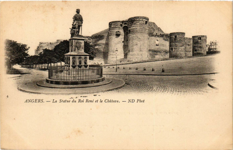 Carte postale ancienne Angers - La Statue du Roi René et le Chateau à Angers