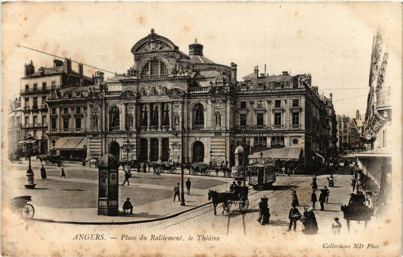 Carte postale ancienne Angers - Place du Ralliement le Théatre à Angers
