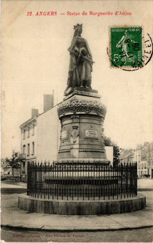 Carte postale ancienne Angers - Statue de Marguerite d'Anjou à Angers