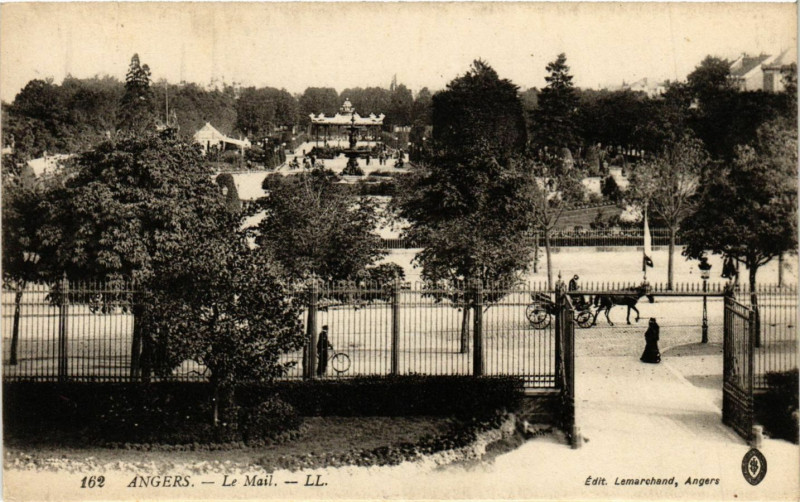 Carte postale ancienne Angers - Le Mail à Angers