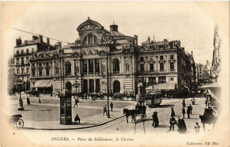 Carte postale ancienne Angers - Place du Ralliement le Théatre à Angers